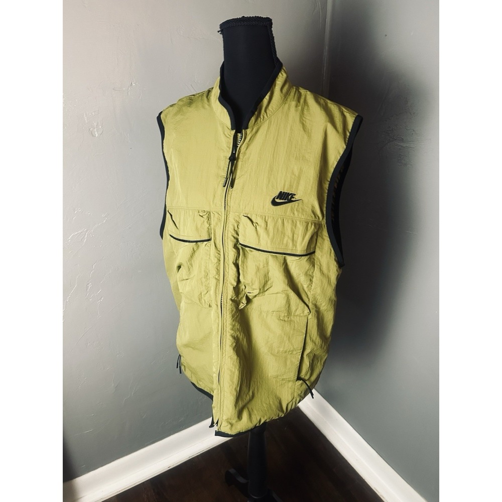 New Nike Vest Green Tech Woven Utility Nylon FZ0748-307 Full Zip sz M $125 NWOT